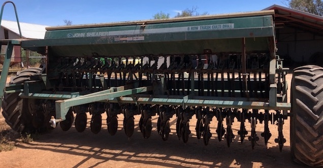 John Shearer 27 run 6 row Twin Disc Combine Seeder