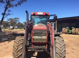Case IH MX135 with Challenge Front End Loader