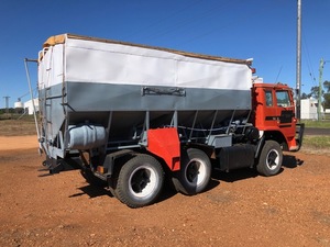 (A141) - International Acco 2050A Grouper Truck