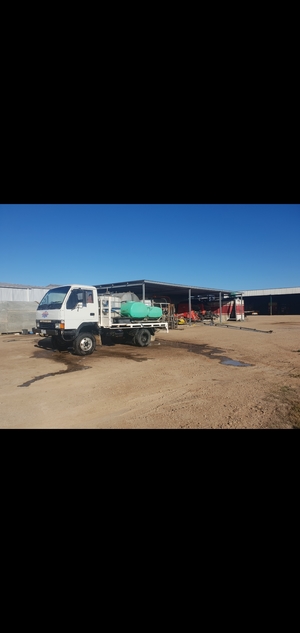 1989 Mitsubishi Canter 4x4 Spray Truck