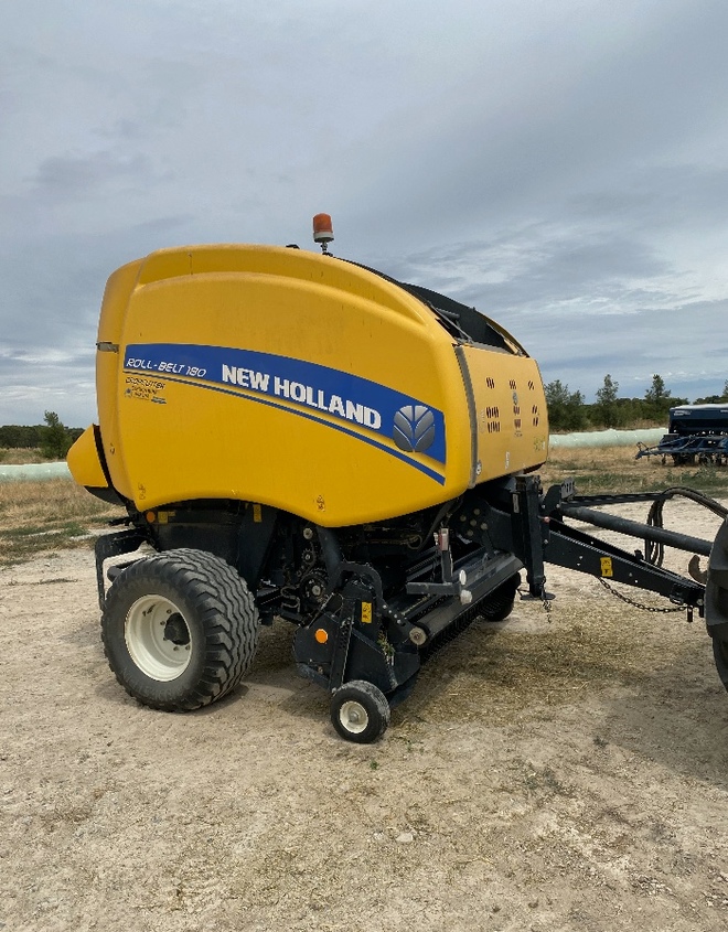 2017 New Holland RB180 Round Baler with Knives