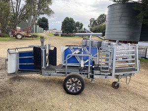 Clipex Sheep handler