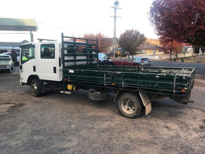 2008 NPR 300 Dual cab 