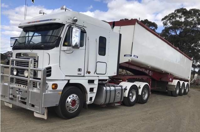 FREIGHTLINER - ARGOSY 2010  