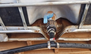 10 x Water Tanks / Shutltle 