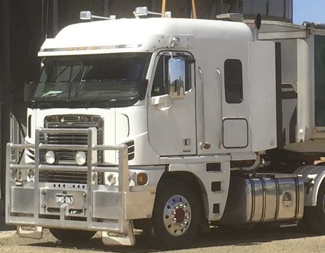 FREIGHTLINER - ARGOSY 2010  