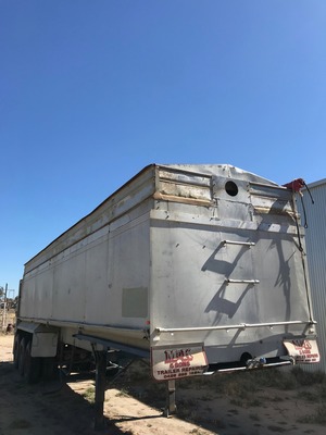 34x7'' Muscat Aluminium tri-axle tipper