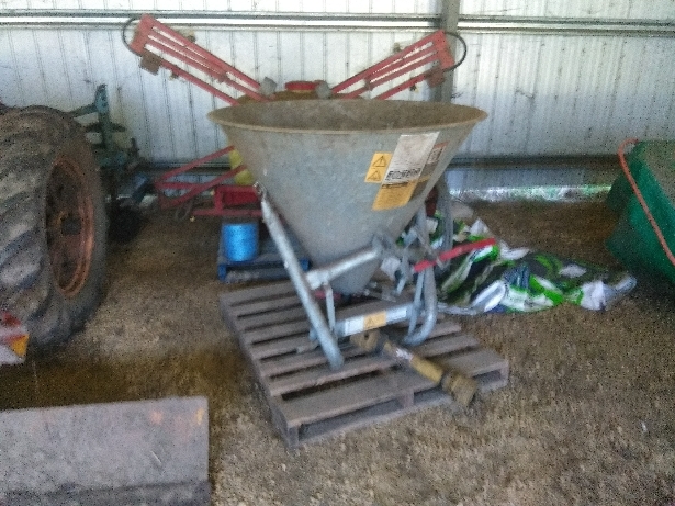 Rondini Fertilizer Spreader