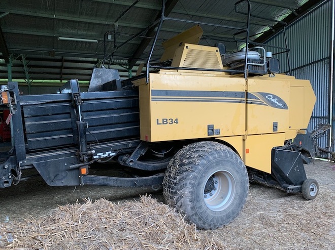 2006 Challenger LB34 Baler