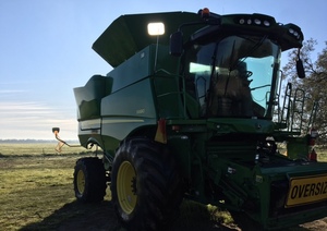 2015 John Deere S680 Header