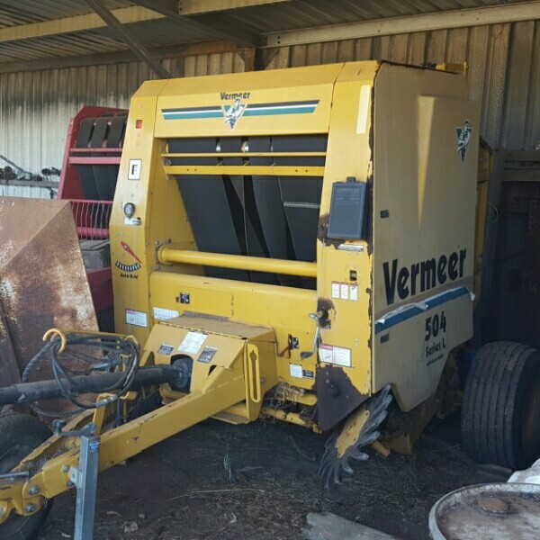 Vermeer 504 Round Baler