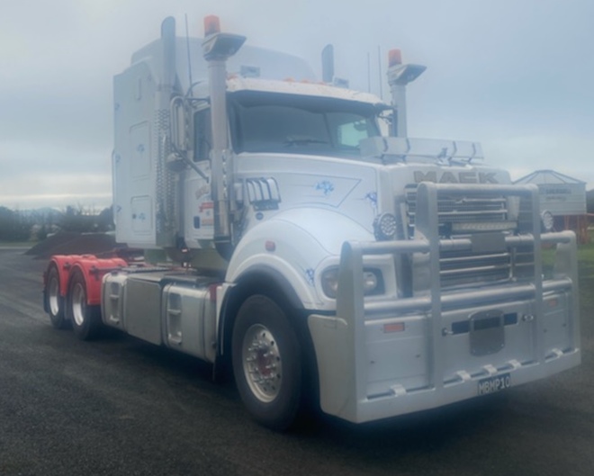 2014 Mack Superline MP10 Prime Mover