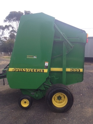 John Deere 566 Round Baler
