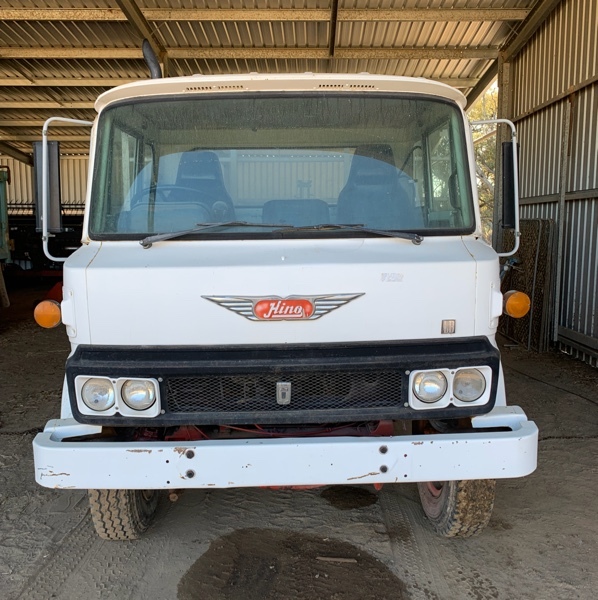 Hino Tray truck