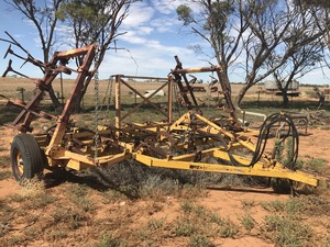 (A134) - Chamberlain Cultivator Bar With Ram