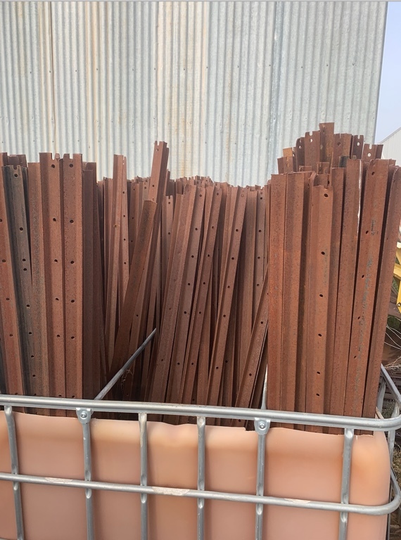   Steel Posts  500 x