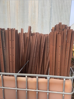   Steel Posts  500 x