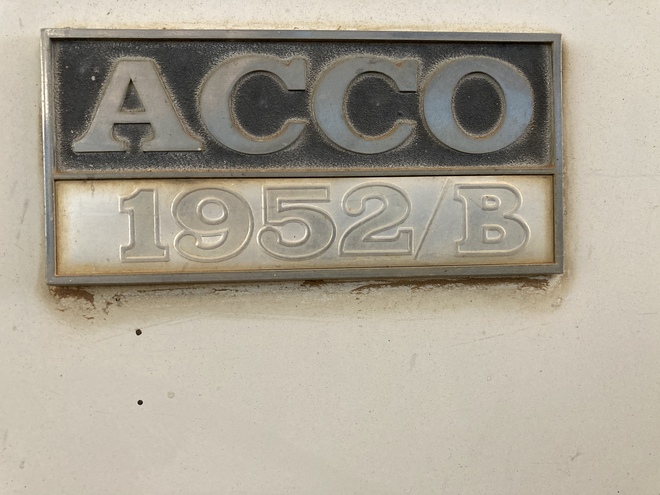 Acco 1952 B  8 wheel Tipper