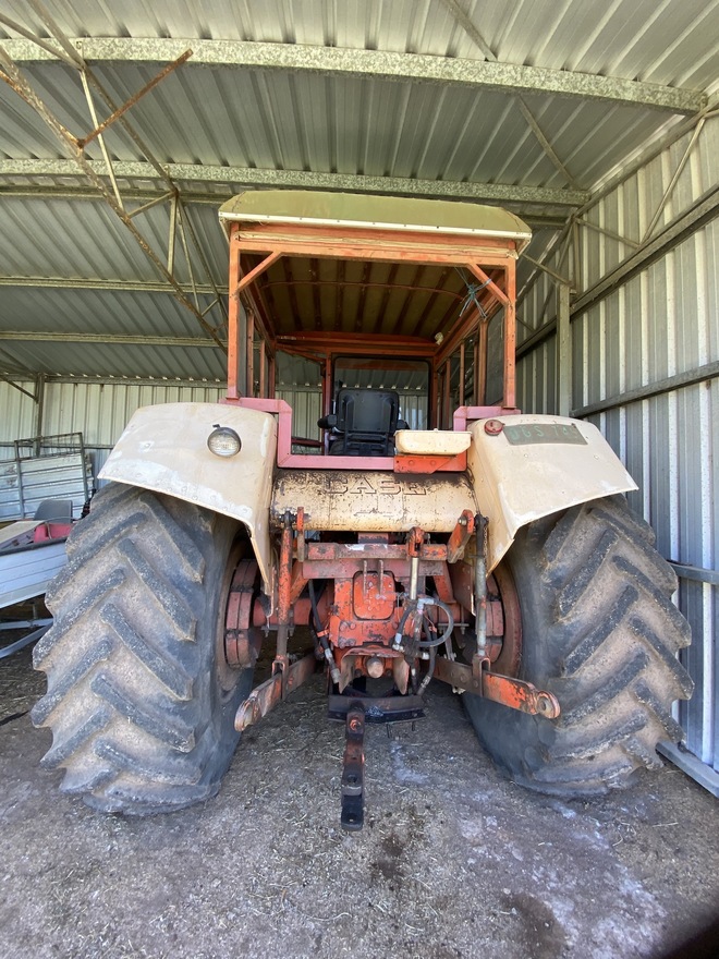 CASE 1030 COMFORT KING TRACTOR