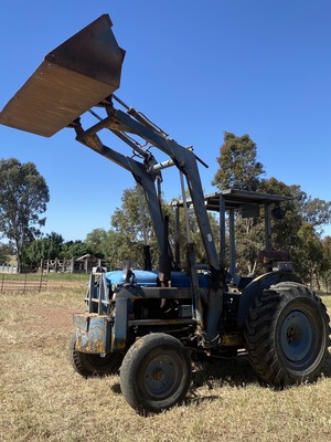 FORDSON POWER MAJOR FRONT END LOADER/BUCKET/FORKS