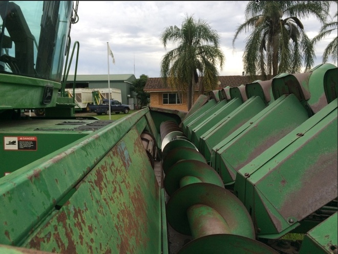 John Deere 843 Corn Front