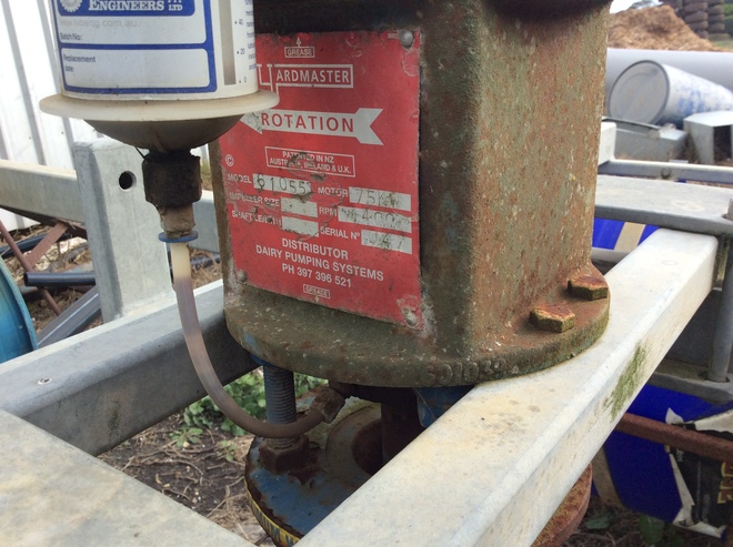 Yard master pontoon stirrer