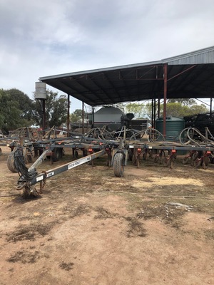 Flexi-coil 820 Bar with 2320 Air Cart