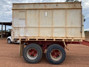 Acco 1950C Truck and Pig Trailer