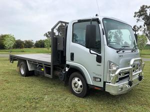 Truck - Isuzu-  LOW KLM,S  