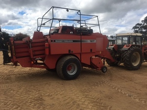 Massey Ferguson 187 Baler