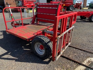 WMI Pa-Mick Square Bale feeder