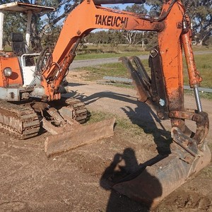 Excavator 2.5t Takeuchi 