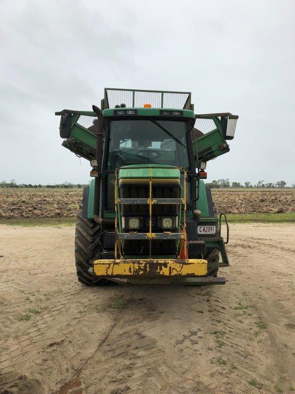 John Deere 7700 with Carta Bin