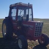 International 885XL Tractor 