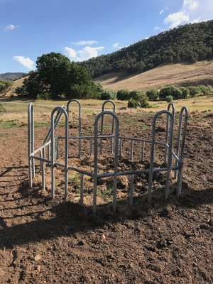 Round hay feeders - 2 available