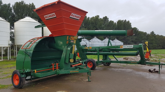 Richiger Grain Bag  Outloader For Sale