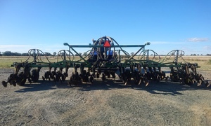 John Deere 32 Disc Seeder Bar