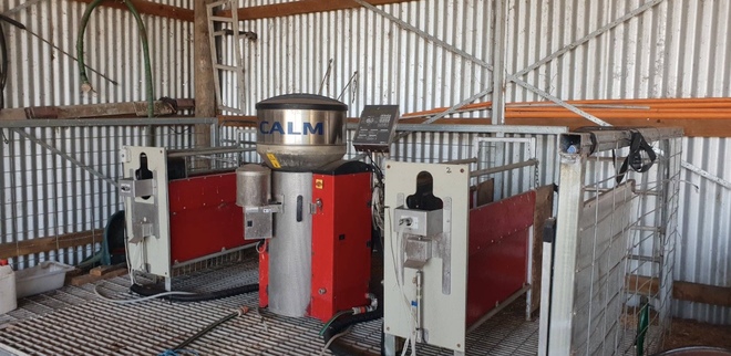 Under Auction - CALF FEEDER, ROBOT, LELY