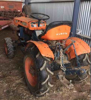 Kubota B1700 FWA Tractor