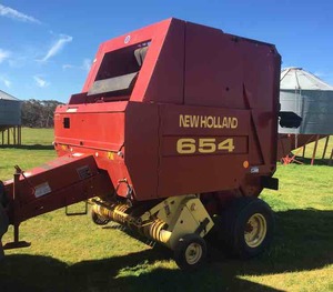 New Holland 654 Round Baler