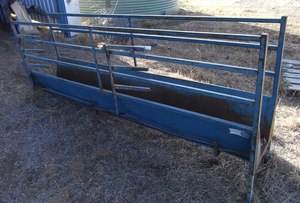 Peak Hill Air-Rotate Sheep Handler