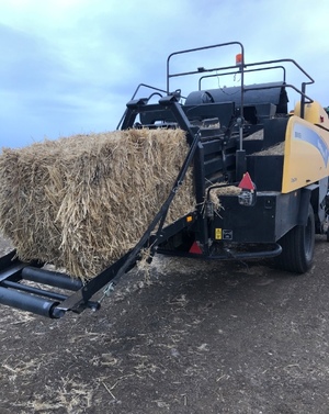 New Holland BB9060 Square Baler 8x3x3