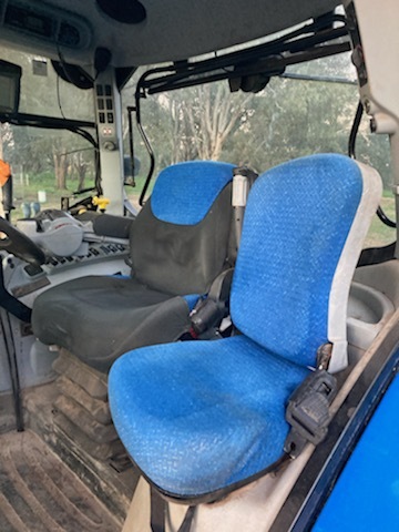 2011 New Holland 6050 Tractor with FEL & Bucket