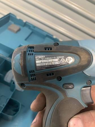 Under Auction (A126) - Makita DTW251 Rattle Gun With Charger  (Tooborac)