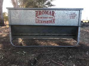 Bromar Lickfeeder