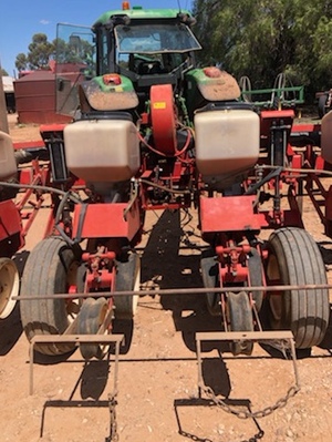 White Planter 5100 Seed Boss 8 row x 30” with Attachments