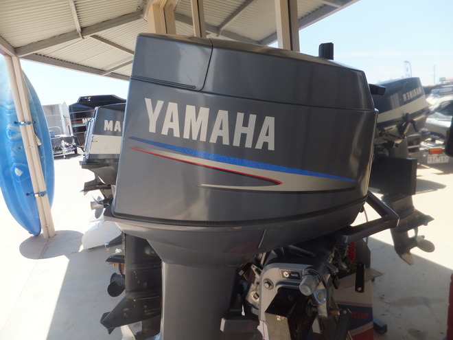 YAMAHA 30 HP LONG SHAFT 2 STROKE OUTBOARD MOTOR