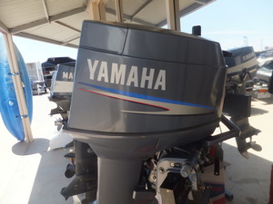 YAMAHA 30 HP LONG SHAFT 2 STROKE OUTBOARD MOTOR