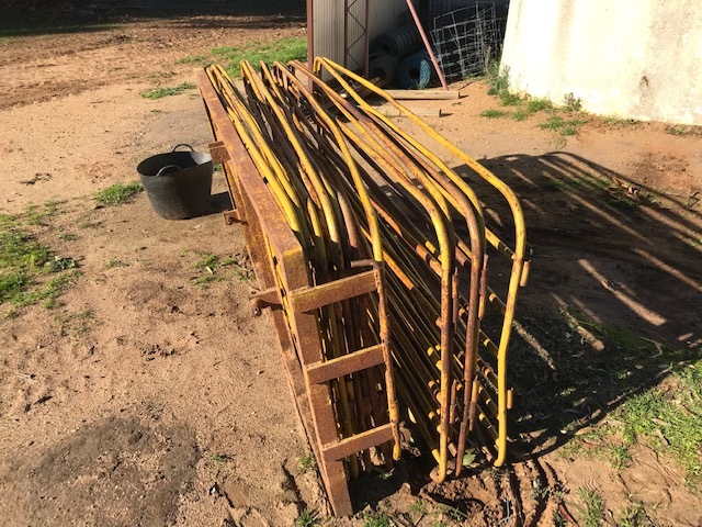 **REDUCED**Portable panels x 15 on 3PL carry-all