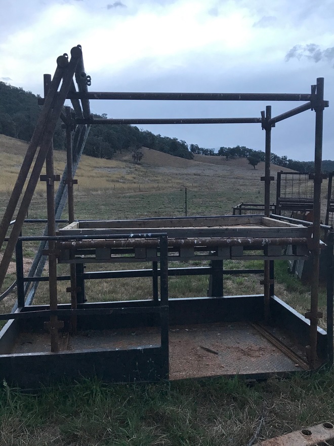 Tractor Lifting Platform - fits Burder